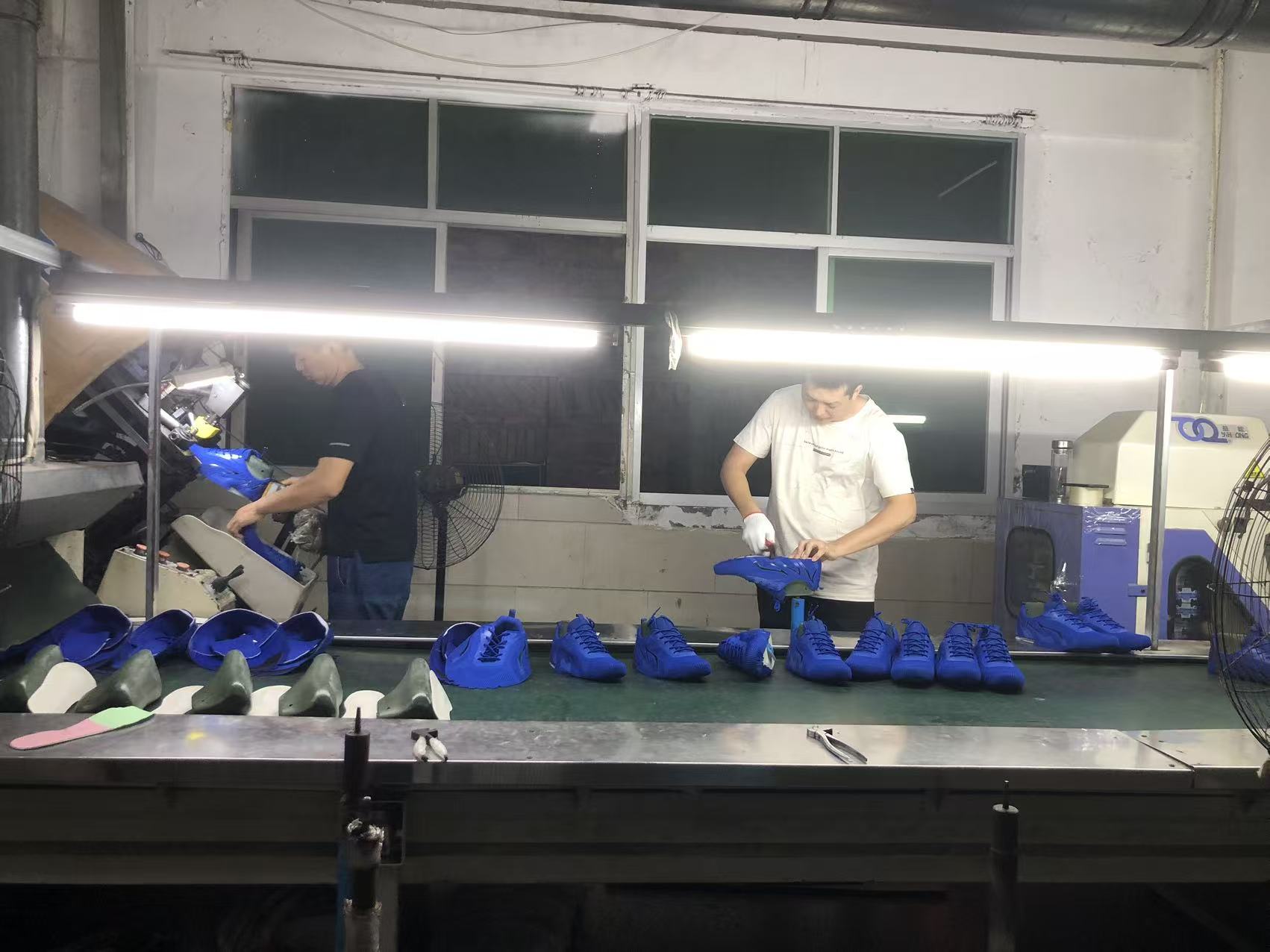 Footwear lasting room