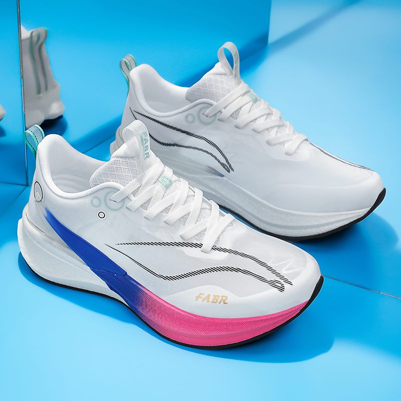 XiangChi model 2269 thick-sole running shoe