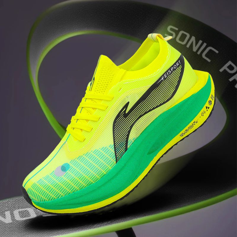 XiangChi model 66803 thick-sole running shoe