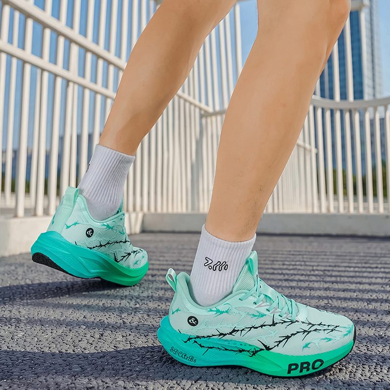 Printed Knit Lightweight Runner, model M26016, supplied view 9