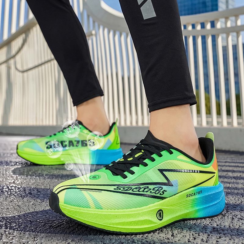 XiangChi model M26020 thick-sole running shoe